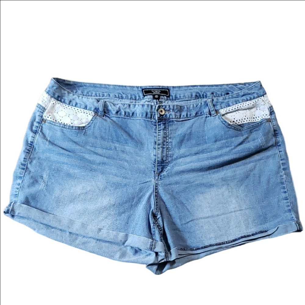 Cato Stretch Jean Shorts White Crochet Light Blue 24W